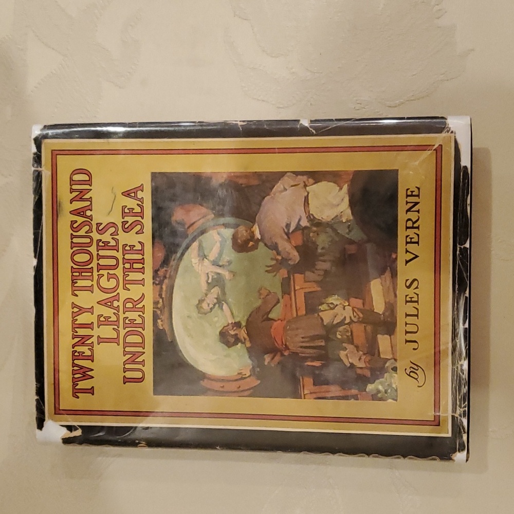 20,000 Leagues Under the Sea by Jules Verne copyright 1925 Edition